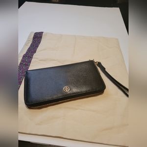 Tory Burch Black Zipper Wallet Wristlet